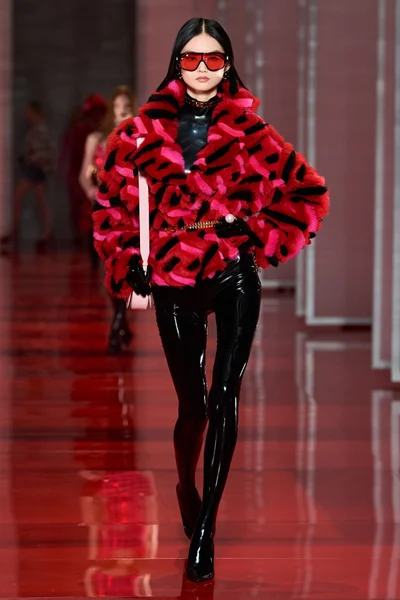 Look 37